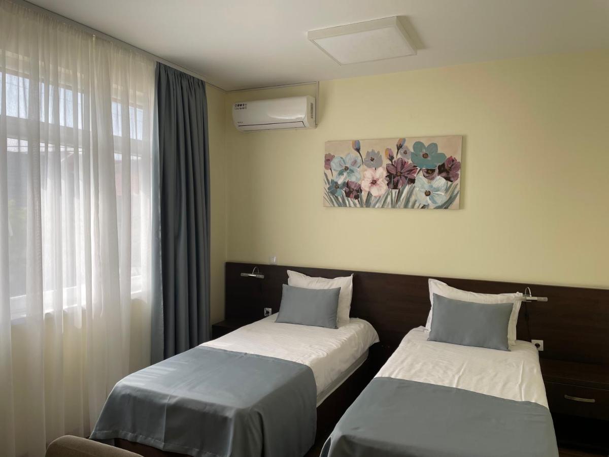 Santa Villa & Restaurant Sremska Mitrovica Ngoại thất bức ảnh