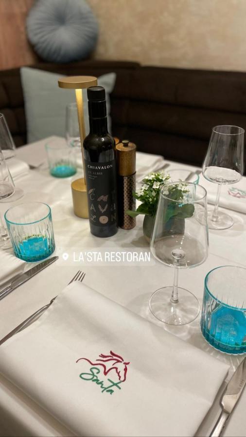 Santa Villa & Restaurant Sremska Mitrovica Ngoại thất bức ảnh