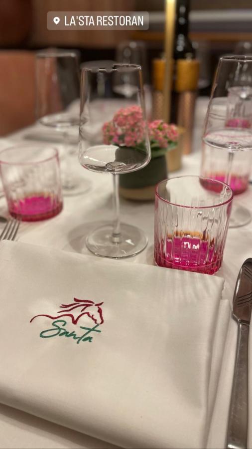 Santa Villa & Restaurant Sremska Mitrovica Ngoại thất bức ảnh