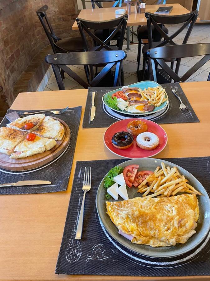 Santa Villa & Restaurant Sremska Mitrovica Ngoại thất bức ảnh