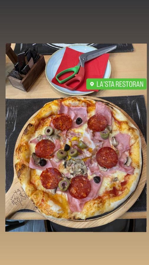 Santa Villa & Restaurant Sremska Mitrovica Ngoại thất bức ảnh