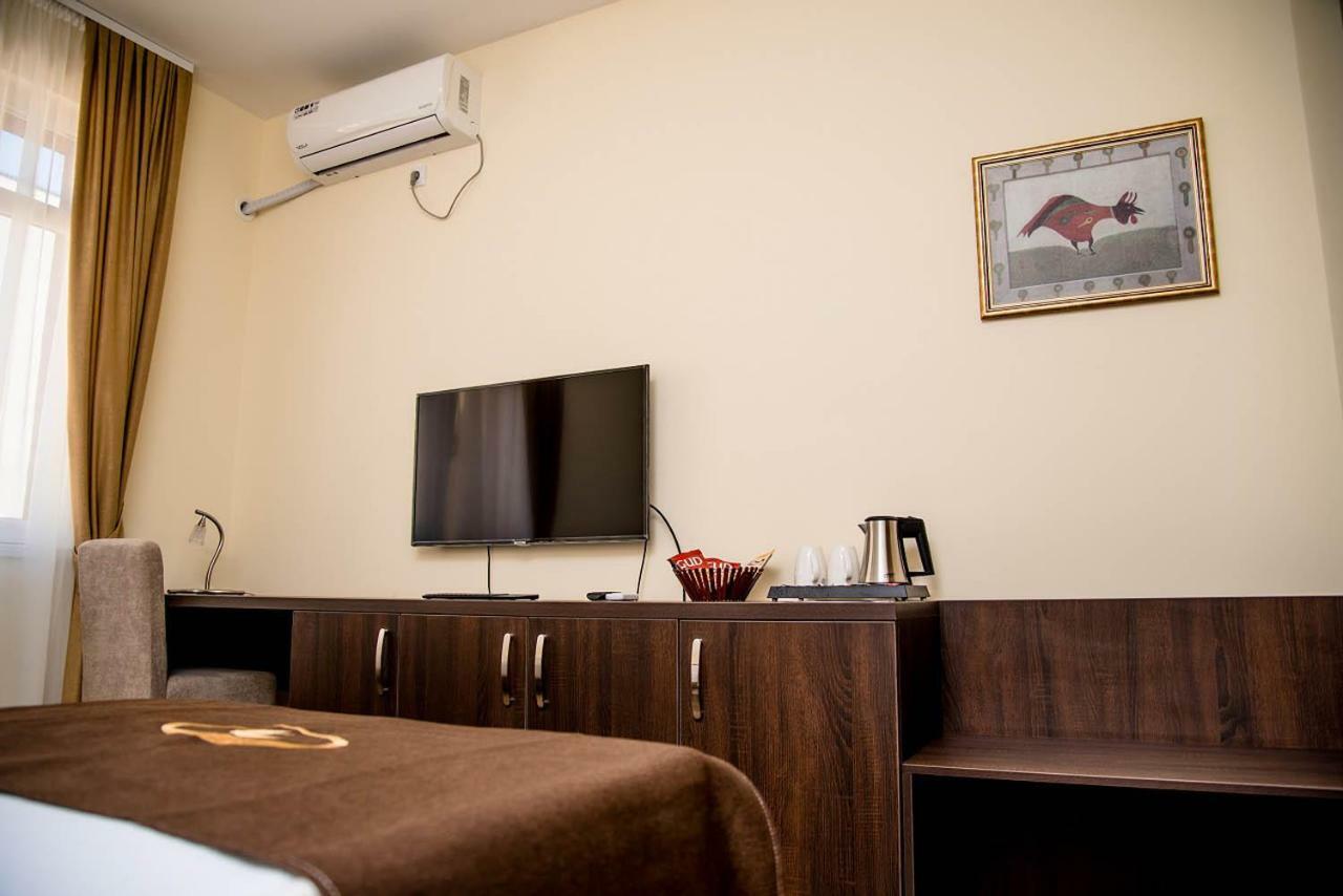 Santa Villa & Restaurant Sremska Mitrovica Ngoại thất bức ảnh