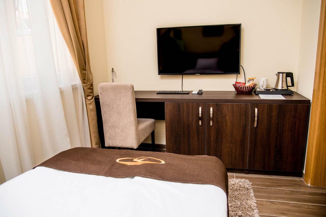 Santa Villa & Restaurant Sremska Mitrovica Ngoại thất bức ảnh